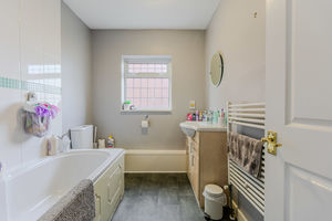 Family Bathroom- click for photo gallery